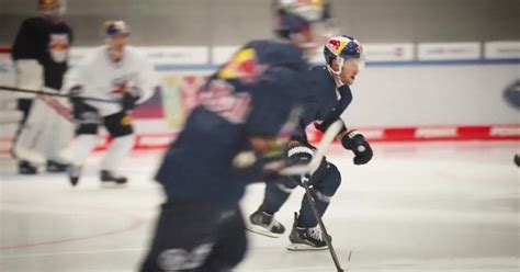 Wiesn Heimspiel Meister EHC Red Bull München wartet auf den