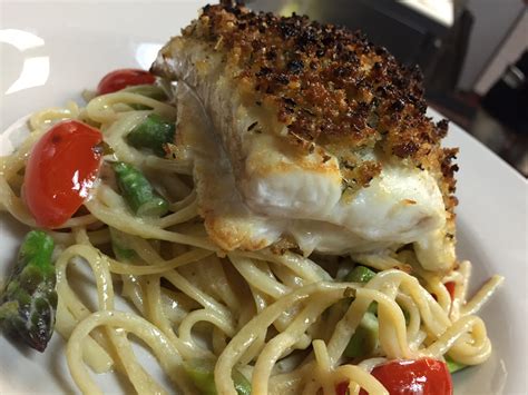 No Frill Bar & Grill | Casual American eatery in a colorful cafe setting