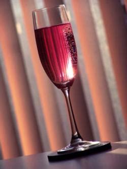 4 Crucial Tips for Chilling Sparkling Red Wine | LoveToKnow