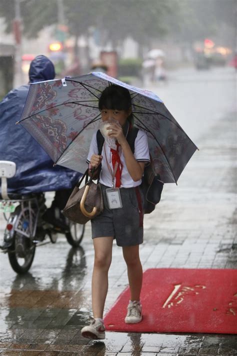 广州人又遇上班雨上学雨！花都从化增城暴雨黄色预警信号生效中阴天