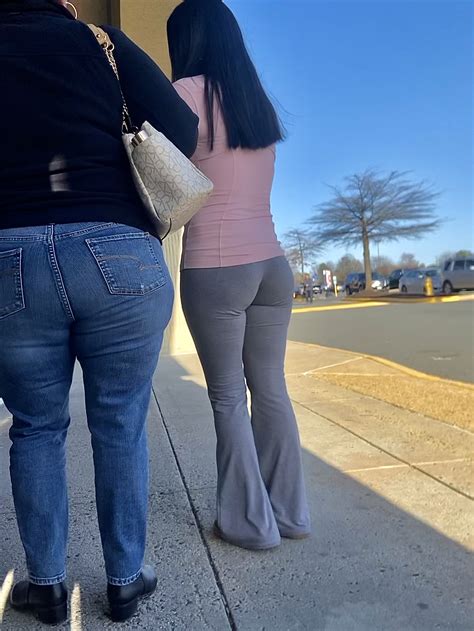 Petite Latina Waiting In Line At DMV Spandex Leggings Yoga Pants Forum