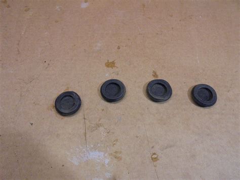 Porsche Boxster Pair Of Blanking Grommets For Rear Shock Absorber