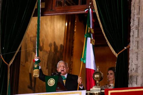 Durante Ceremonia De Grito De Independencia Amlo Rememora A La