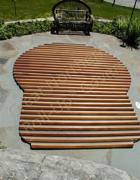 Western Red Cedar And Redwood Hot Tubs And Roll Up Spa Covers Cedar Hot Tub Hot Tub Cover Hot