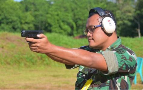 Tingkatkan Kemampuan Personil Lanud Had Lakukan Latihan Menembak