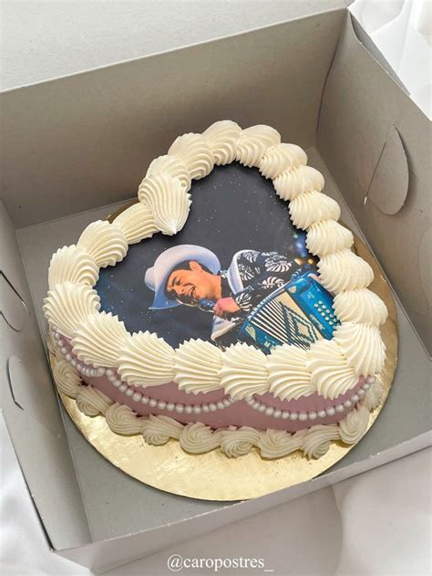 A Star Wars Themed Cake In A Box