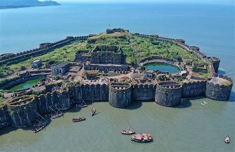 Famous Historical Monuments In Maharashtra