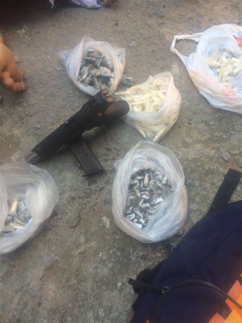 Bpm Apreende Pistola E Drogas No Jardim Am Rica Pmerj