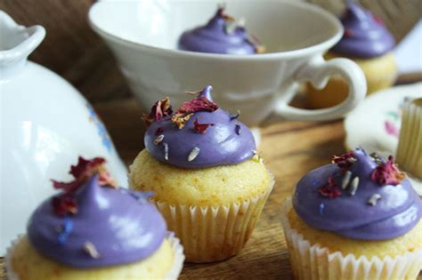 Minicupcakes Vanille Lavendel Törtchen Made in Berlin