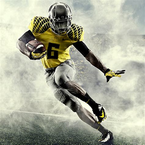 Oregon Ducks Unveil New Football Uniforms