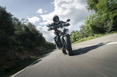 Cfmoto Nk Debutta In Italia La Nuova Naked Di Fascia Media Foto Motoblog