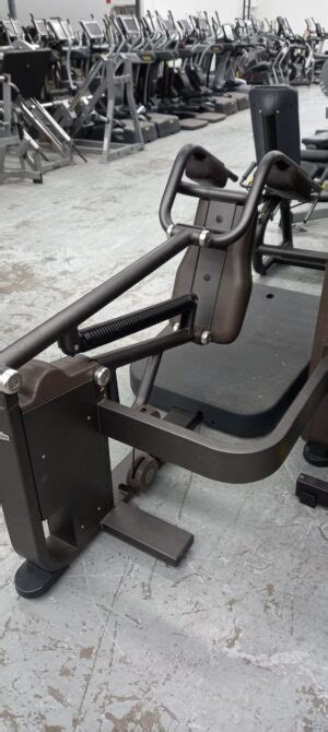 Technogym Artis Squat Grays Fitness