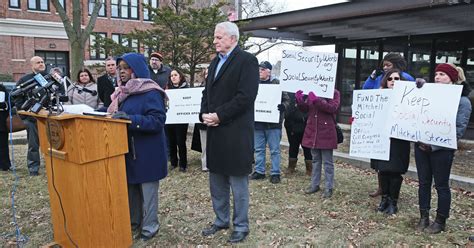 Milwaukee officials denounce closure of Social Security office