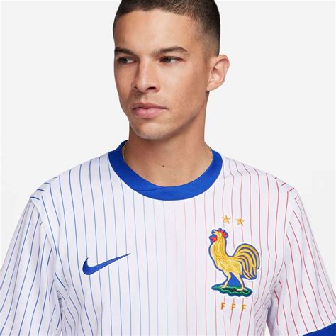 Équipe de France voici le nouveau maillot 2024 des Bleus