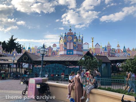 It's a Small World at Disneyland Paris | Theme Park Archive