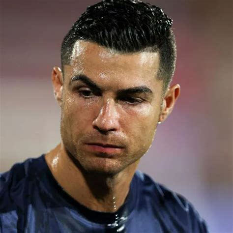 Cristiano Ronaldo condenado a 99 latigazos en Irán por tocar a mujer