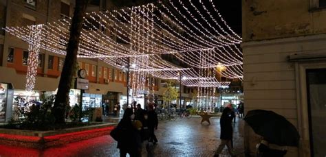 Terni si tinge di rosso il Natale ha varcato le porte della città