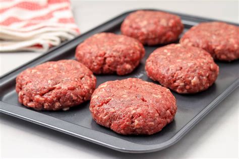 Burgers Can Be Juicy When Made In The Oven Recipe Baked Burgers