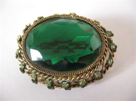 Big Green Brooch 1960s Brooch Mad Man Accessories Big Oval Shaped