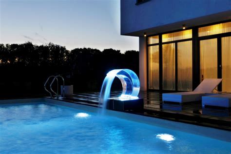 Lotus LED Pool Fountain