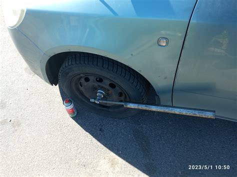 Fabia 2008. Замена кулака и опорного подшипника. — Skoda Fabia Mk2, 1,4 ...