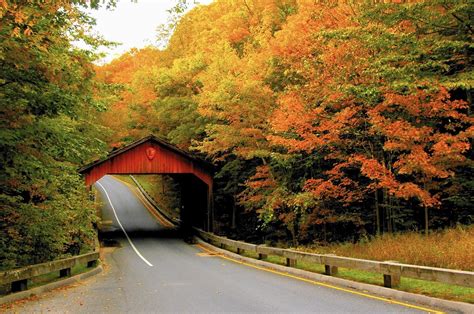 4 Fantastic Midwest Road Trips For Fall Color Fall Getaways Midwest