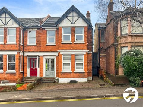 Hayle Road Maidstone Kent Me15 3 Bed Semi Detached House £425 000