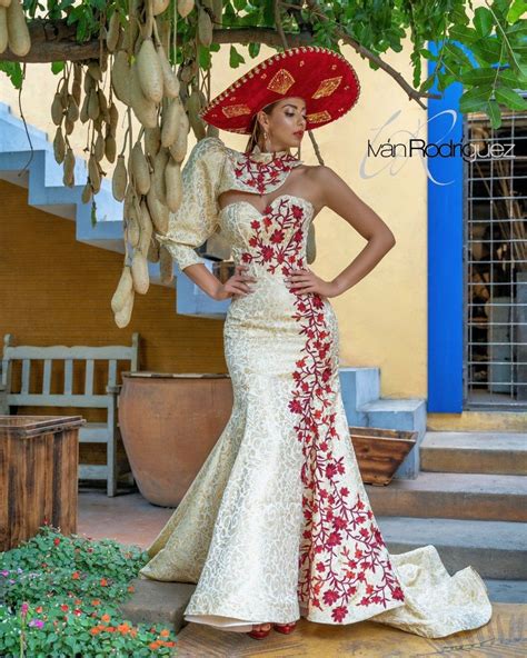Pin De Azul Soria En Vestidos Noche Vestidos De Novia Mexicanos
