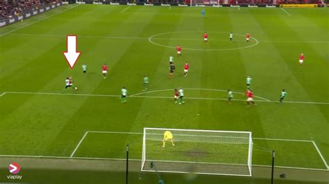 Niesamowity gol gwiazdy Manchesteru United Bramkarz Betisu zamarł WIDEO