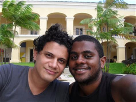 G Casal gay reclama de expulsão após beijo em cinema na Zona Sul do Rio notícias em Rio