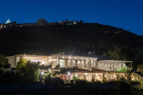 Artemis Karamolegos Winery Winery In Aegean Islands Winetourism