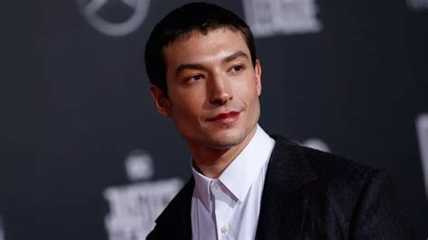 Ezra Miller astro de The Flash é preso no Havaí pela 2ª vez em