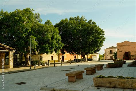 L Antico Borgo Di Tratalias Con La Bella Basilica Di Santa Maria Di