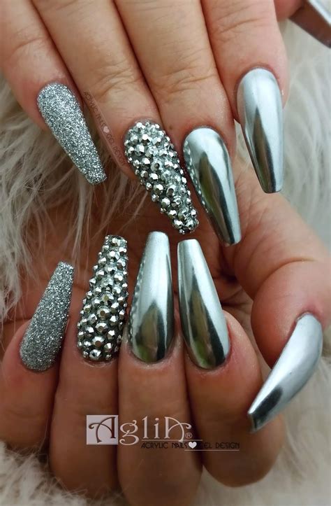 Pin By Stela Világiová On Nails Metallic Nails Design Chrome Nails