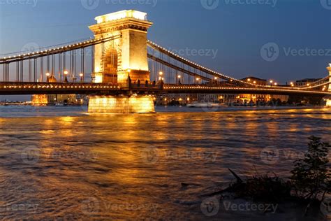 Budapest at night 1405590 Stock Photo at Vecteezy