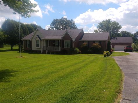 312 Fox Run Ln Lafayette Tn 37083 Mls 2154601 Redfin