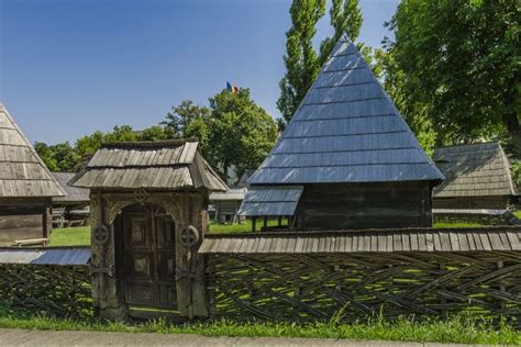 Visita Guiada Por El Museo Del Pueblo Y El Parque Herastrau Bucarest