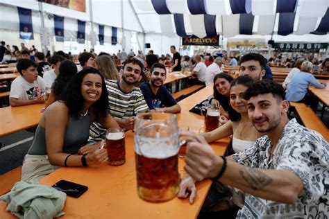 El Oktoberfest de Gijón cierra sus puertas en imágenes