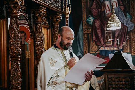 Episcopul Vicar Benedict Bistri Eanul A Binecuv Ntat Comunitatea Din