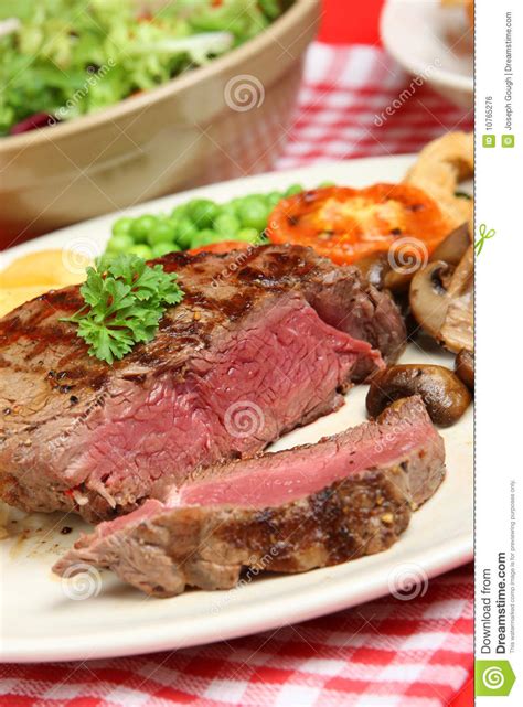 Jantar Raro Suculento Do Bife Da Faixa Foto De Stock Imagem De Bife