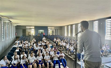 Promotor De Justi A Ministra Palestra E Visita Obras Em Guaraci