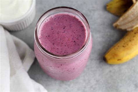 Greek Yogurt Berry Smoothie With Vanilla To Taste