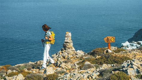 Discover the hiking paths of Folegandros | Outdoor activities ...