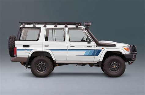 BROOME BODY STRIPES KIT J76 SERIES TOYOTA LAND CRUISER WAGON