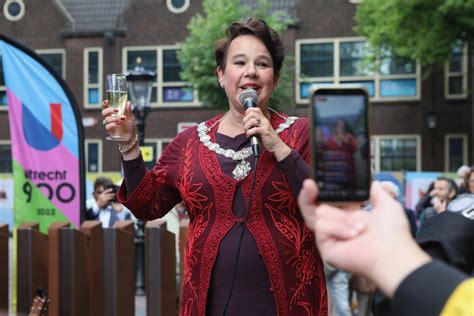 Van Oosten Dijksma Heeft Het Te Druk Voor Handhaving Nieuws