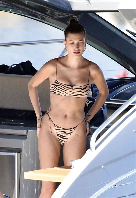 Hailey Baldwin Bieber Cameltoe And Hot Bikini Shots Thefappening Link