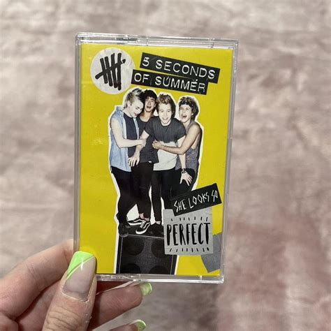 5sos She Looks So Perfect Ep Album Cover