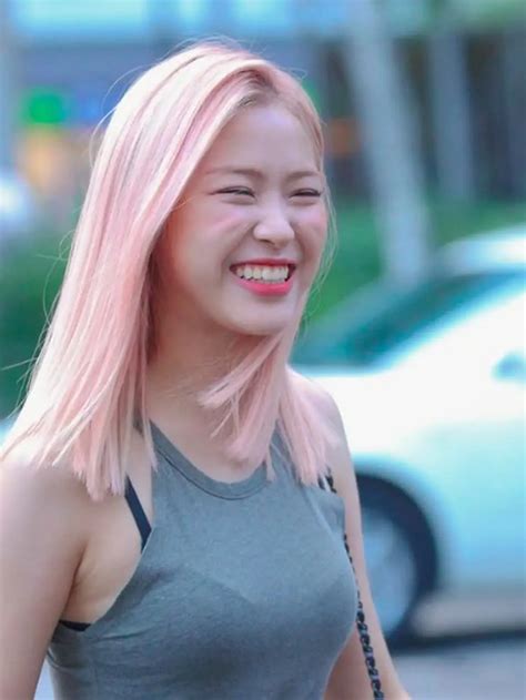 Eksperimen Warna Rambut Ryujin Itzy Yang Hari Ini Berulang Tahun Ke