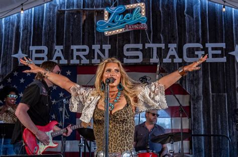 Jessica Simpson Plays First Live Show In 15 Years Debuts 4 New Songs