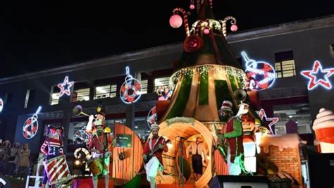 A Inaugura O Da Ilumina O De Natal Em Torres Vedras J Tem Data On Fm